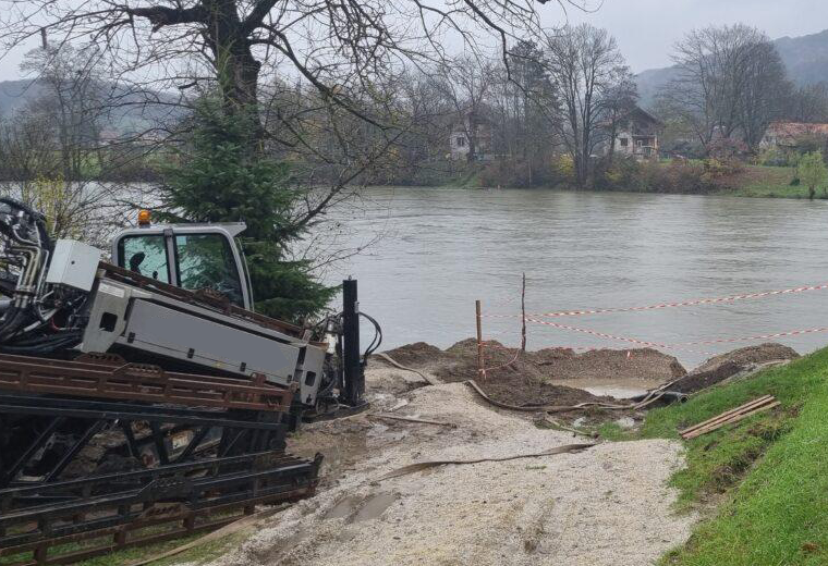 Wet Crossings, Dry Facts: Keeping Lakes Safe While Drilling Below